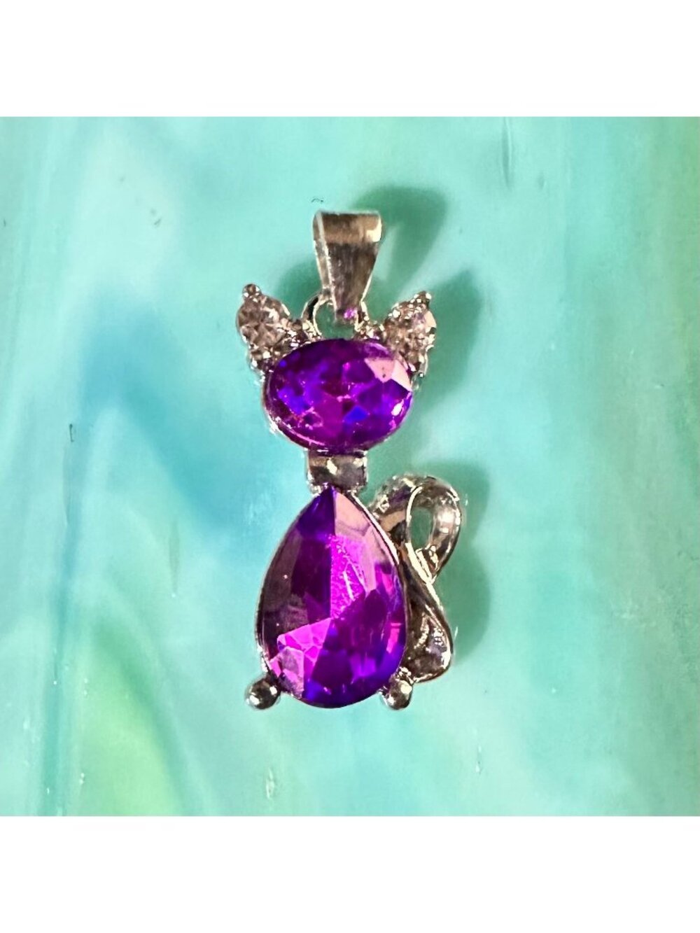 Elegant Silver Tone Cat Pendant Necklace With Amethyst Glass & 17.5-19.5" Chain